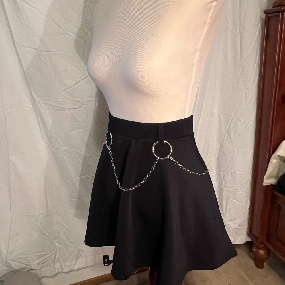 Hot Topic Black Skirt with Chain - Picture 4 of 10